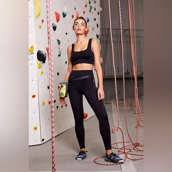 ✨NWOT Free People Movement Good Karma High Waist 7/8 Leggings in Washed Black - Picture 7 of 10